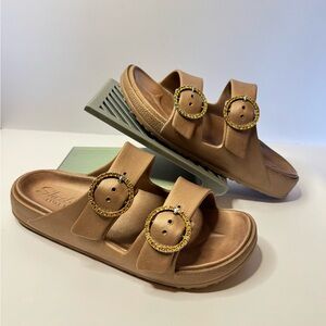 Sketchers jewel Buckle Slide Sandals in Metallic Bronze